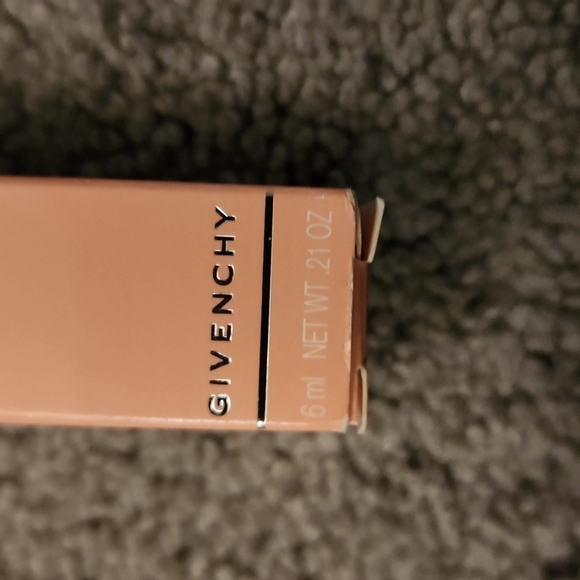 Givenchy lip gloss lip balm - Picture 3 of 4